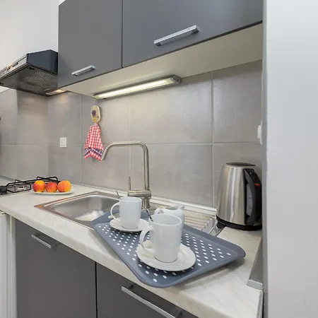 In Pula Mit Privatem Parkplatz Apartment Stinjan