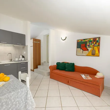 Apartment In Pula Mit Privatem Parkplatz