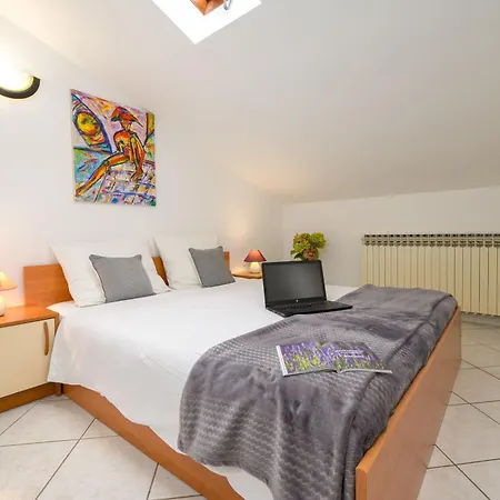 In Pula Mit Privatem Parkplatz Apartment