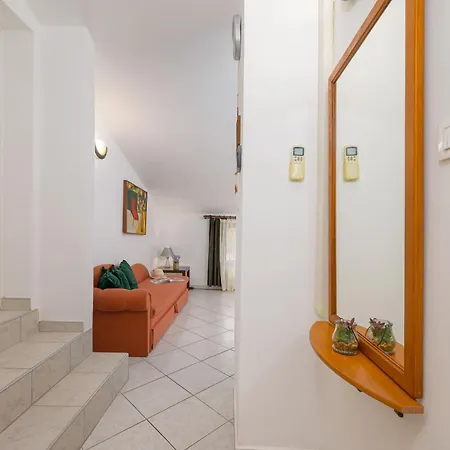 Apartment In Pula Mit Privatem Parkplatz
